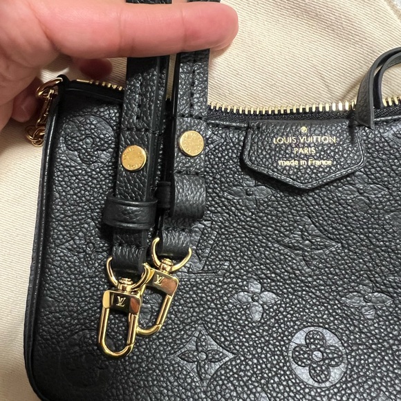 Authentic BRAND NEW Easy Pouch on strip! - Picture 4 of 7